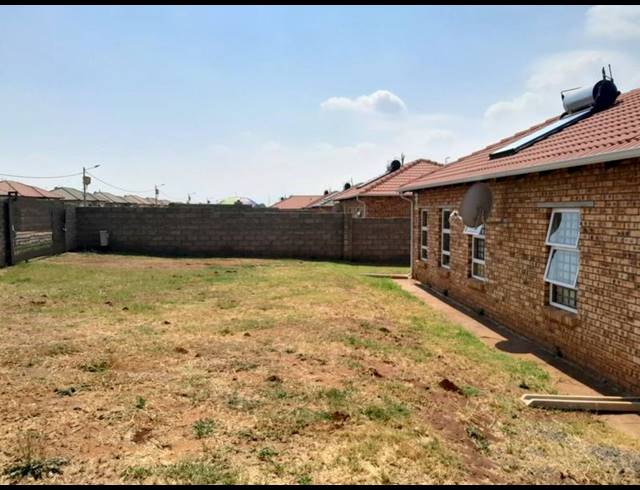 3 BEDROOM HOUSE FOR SALE IN LUFHERENG